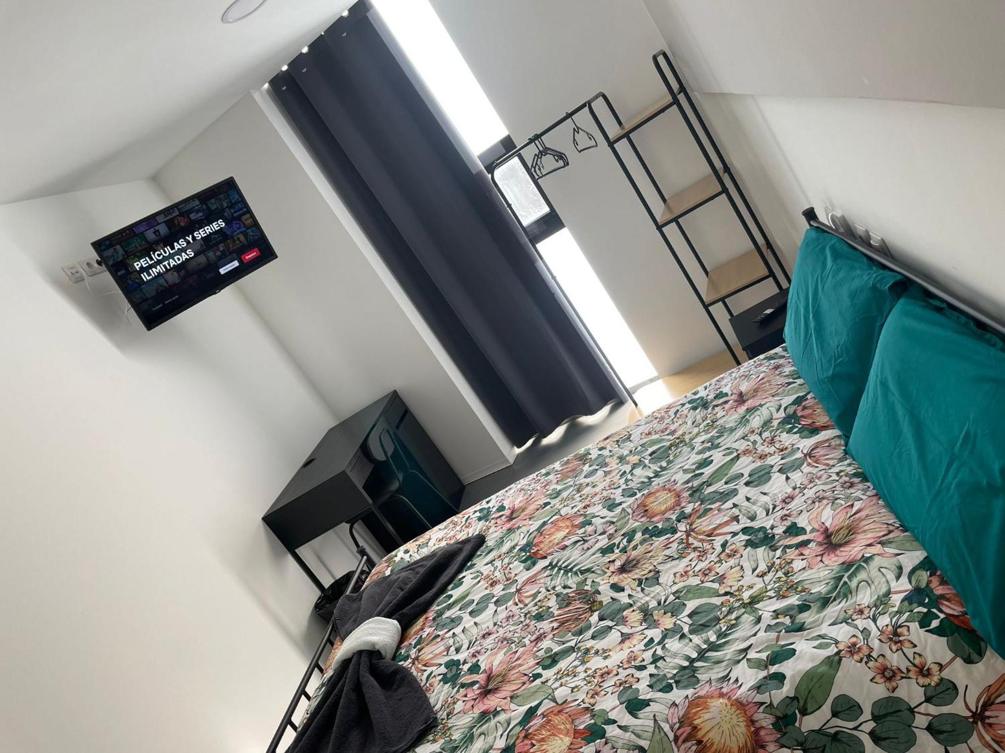 Hostal Nana B&B アロヨ・デ・ラ・エンコミエンダ エクステリア 写真